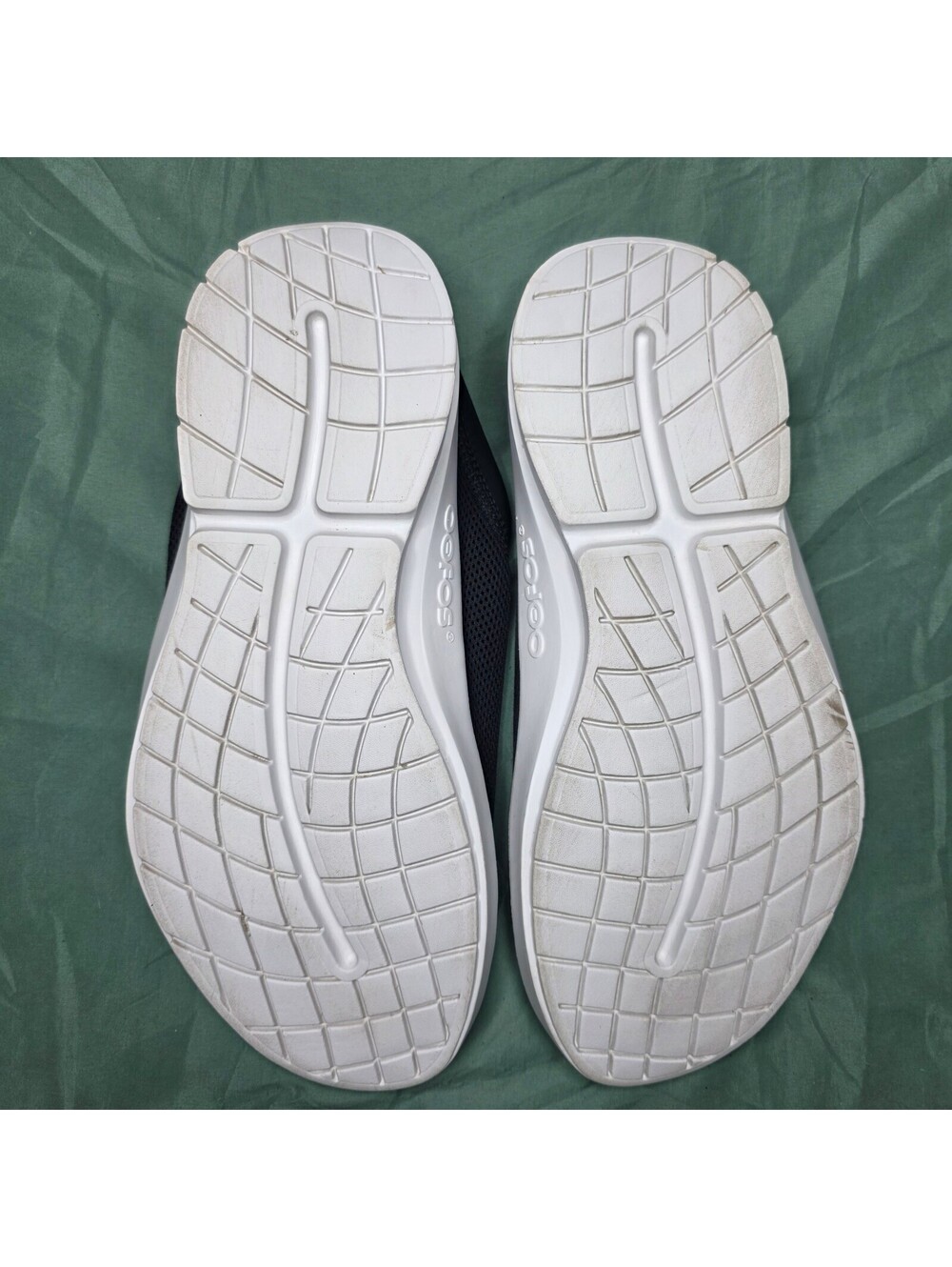 OOFOS OOcoozie Sport Men's Size 14 Black White Mesh Slipper Recovery Mules - Picture 5 of 9